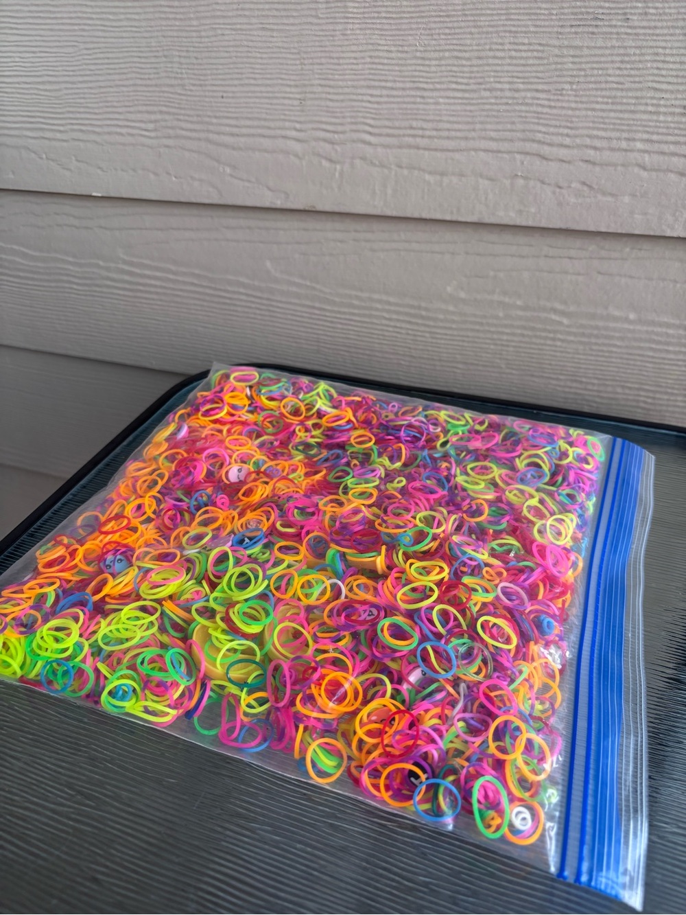 Neon Assorted Rainbow Loom Elastic Party Bands - Multicolor